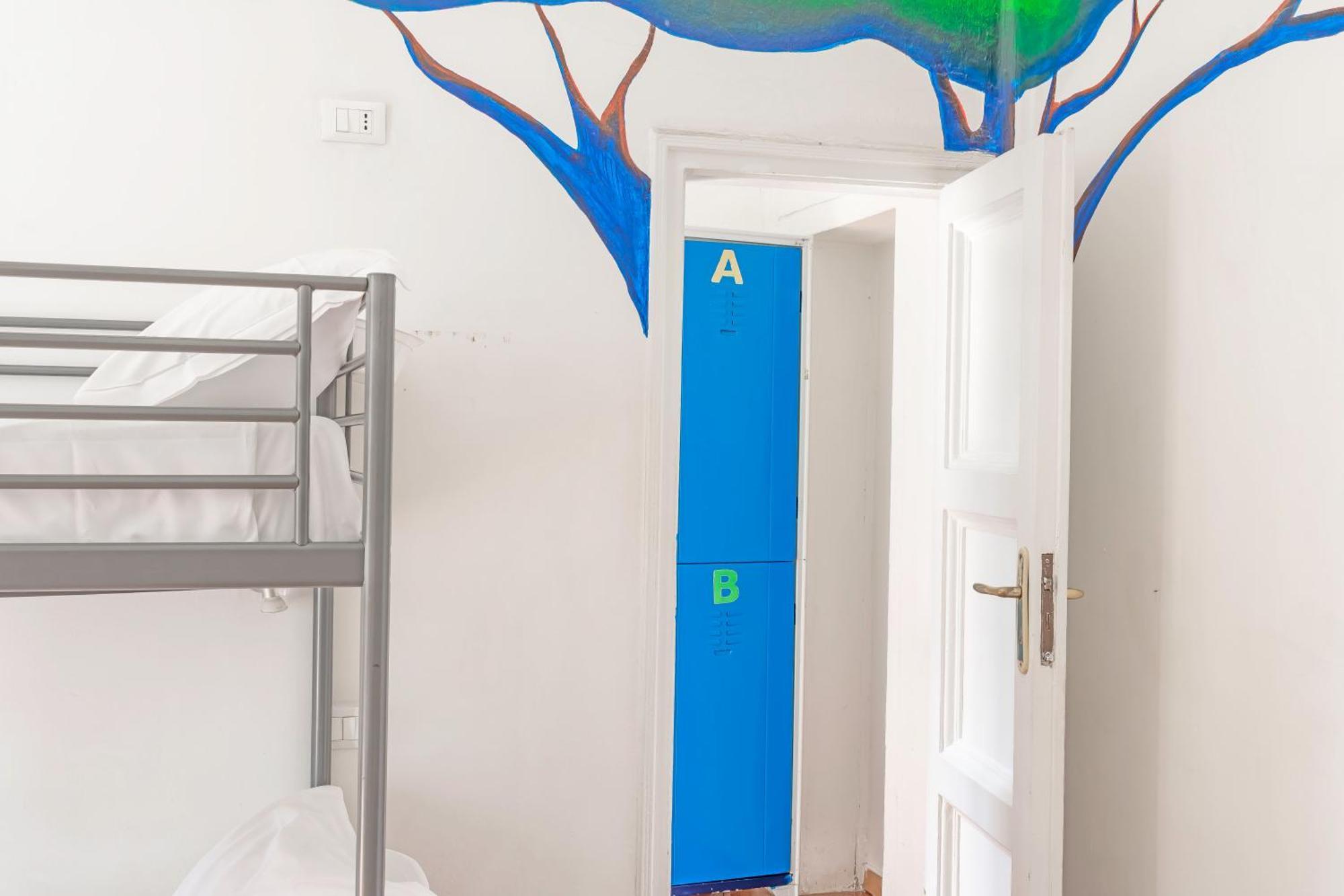 A Casa Di Amici Hostel *