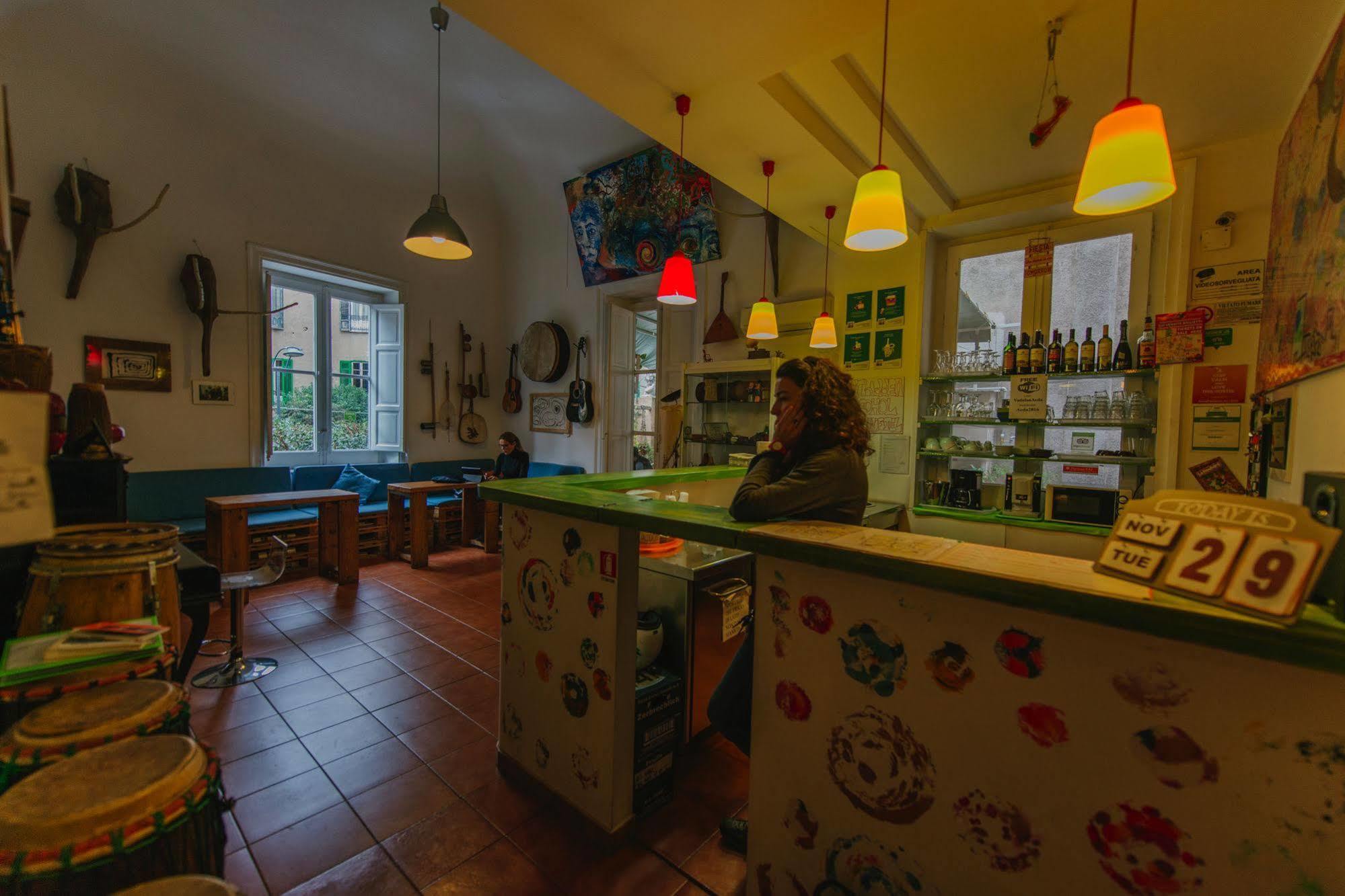 A Casa Di Amici Hostel *